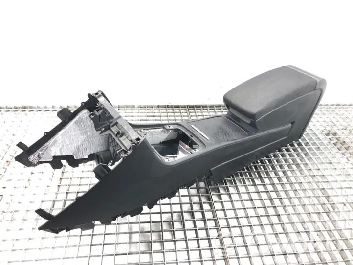 Volkswagen PASSAT CC Center console 