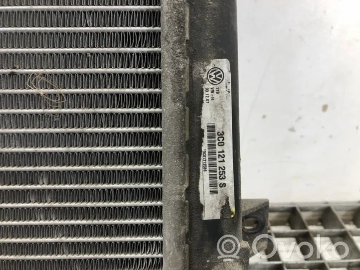 Volkswagen PASSAT B6 Radiateur de refroidissement 3C0121253S