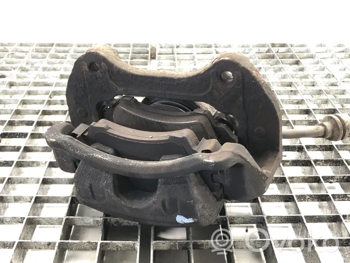 Opel Zafira C Front brake caliper 