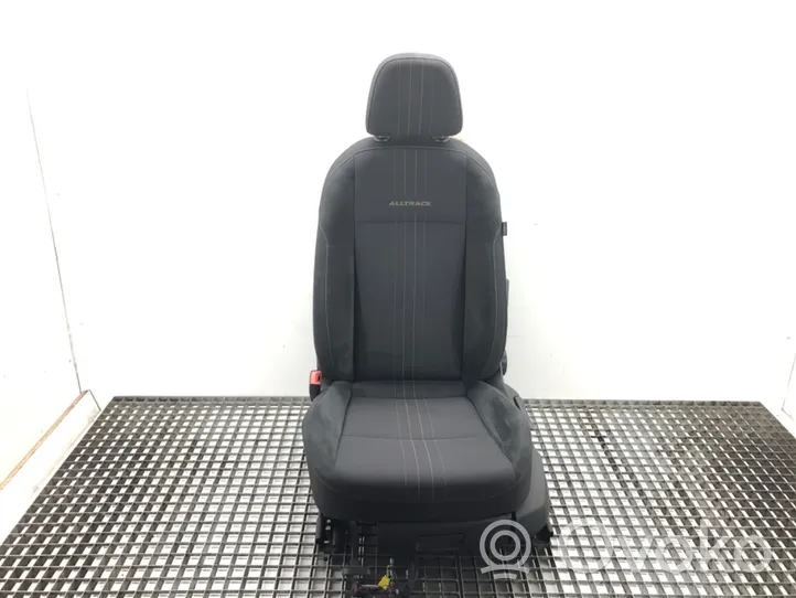 Volkswagen Golf VII Front driver seat 