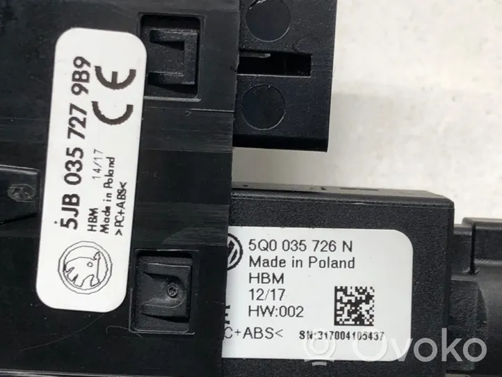 Skoda Rapid (NH) Connecteur/prise USB 5Q0035726N