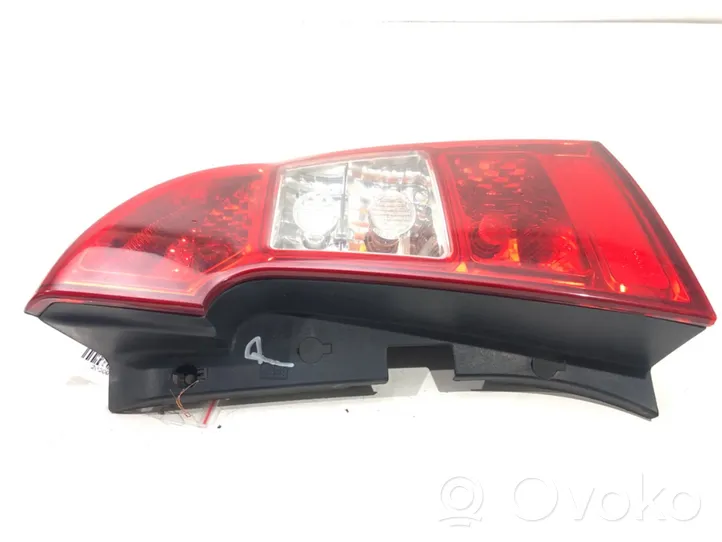 KIA Carens III Luci posteriori 92402-100R