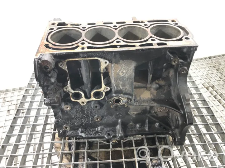 Volkswagen Touran I Engine block 