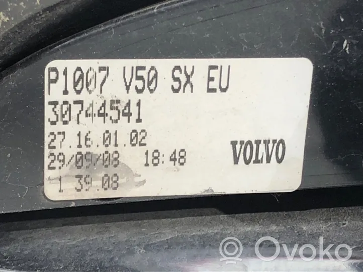 Volvo V50 Feux arrière / postérieurs 30744541