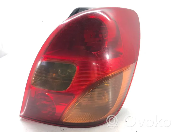 Toyota Corolla Verso E121 Lampa tylna 