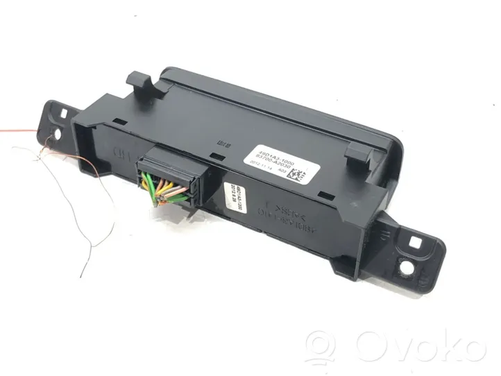 KIA Ceed Interruptor de calefacción del asiento 49D1A3-1000