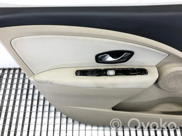 Renault Fluence Front door card panel trim 