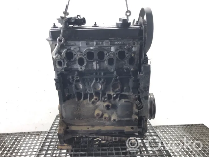 Volkswagen PASSAT B5 Moteur AHU