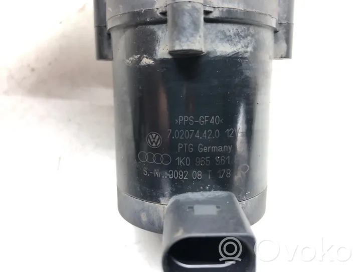 Volkswagen Golf V Supporto di montaggio del filtro dell’olio 1K0965561F