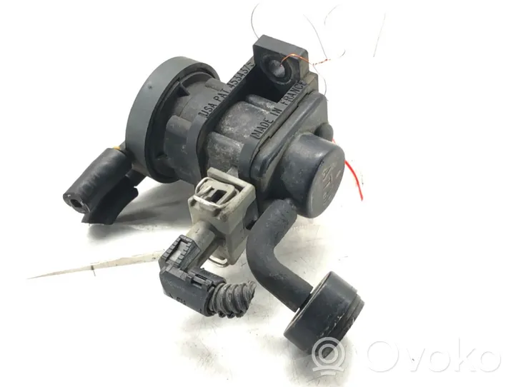 Opel Astra G Fuel pressure regulator 09128022