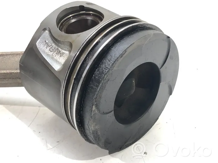 Opel Insignia A Piston with connecting rod A20DTH