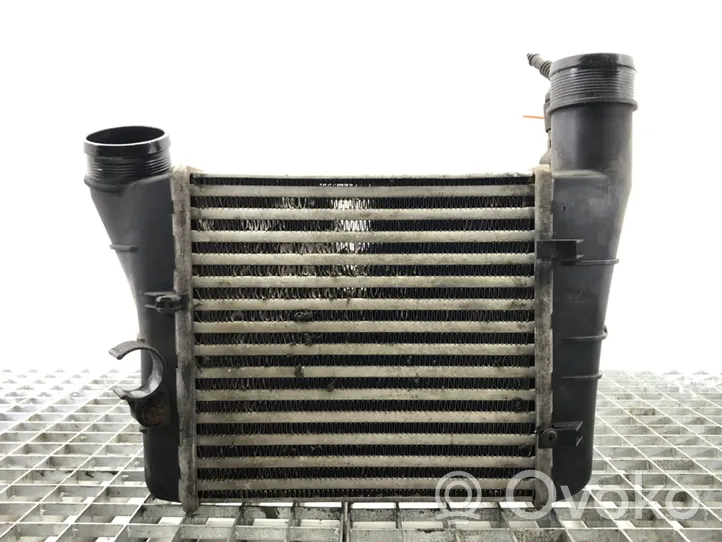 Seat Exeo (3R) Chłodnica powietrza doładowującego / Intercooler 