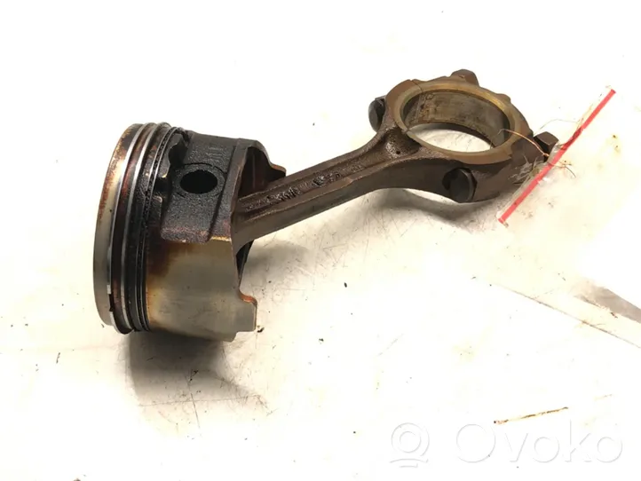 KIA Picanto Piston with connecting rod G4HG