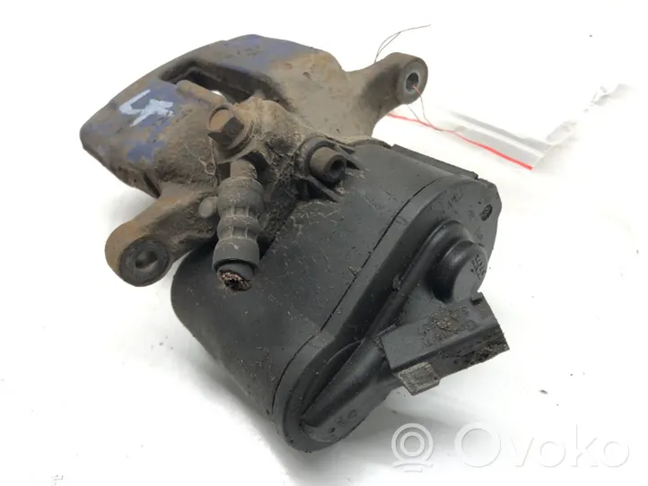 Volkswagen PASSAT CC Rear brake caliper 