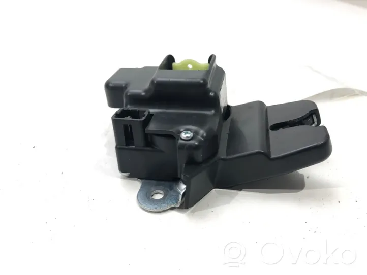 Hyundai Elantra Tailgate exterior lock 