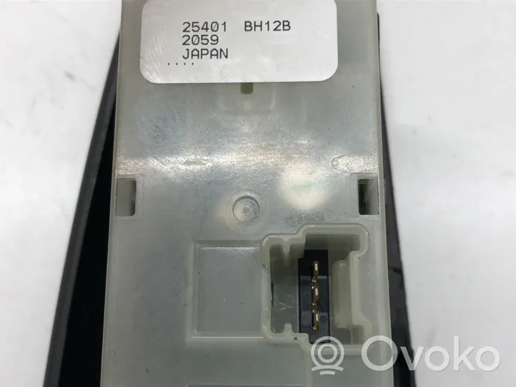 Nissan Note (E11) Electric window control switch 25401-BH12B