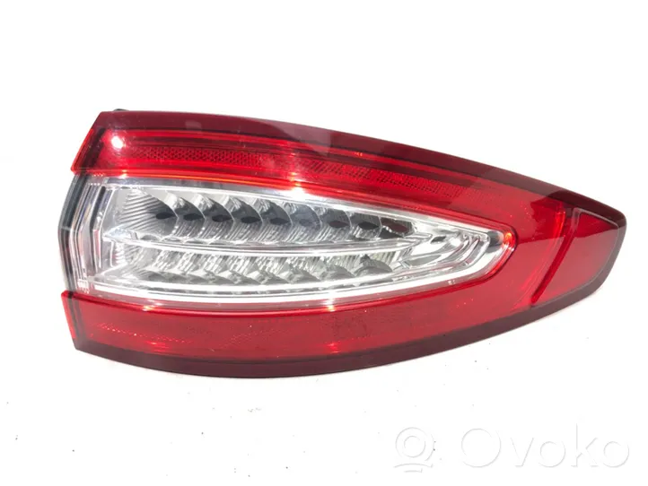 Ford Mondeo MK V Luz trasera/de freno DS73-13404-AM