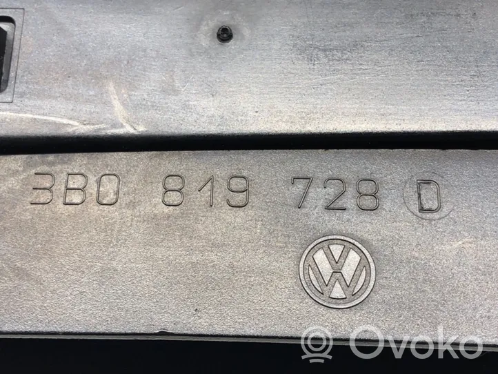 Volkswagen PASSAT B5.5 Copertura griglia di ventilazione laterale cruscotto 3B0819728D