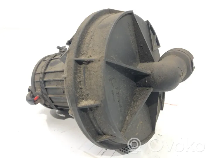 Audi A6 S6 C5 4B Pompe à air secondaire 8D0906613B