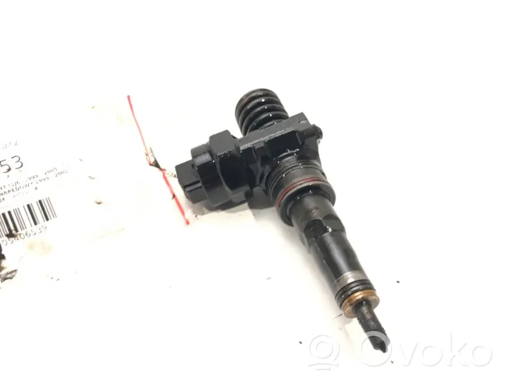 Volkswagen Bora Injecteur de carburant 038130073F