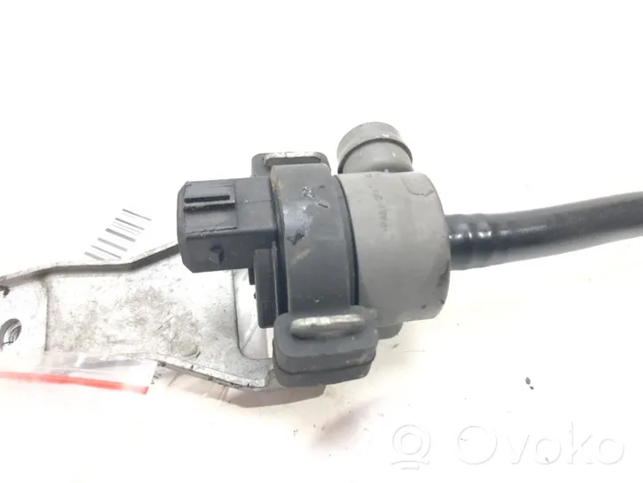 BMW 7 F01 F02 F03 F04 Regulator ciśnienia paliwa 7619298