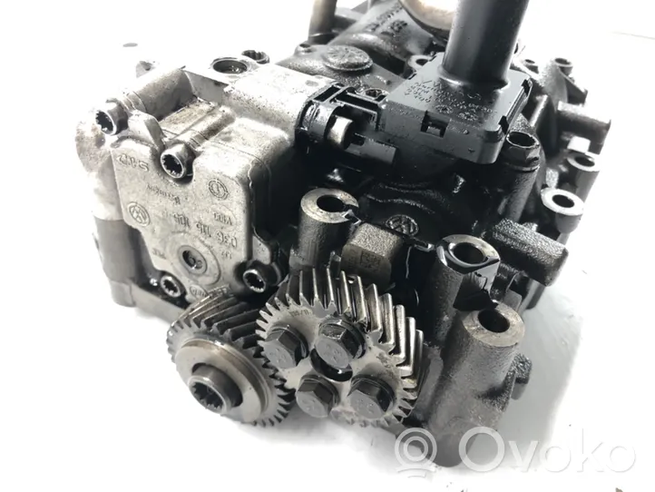 Audi A4 S4 B8 8K Oil pump 03L103537