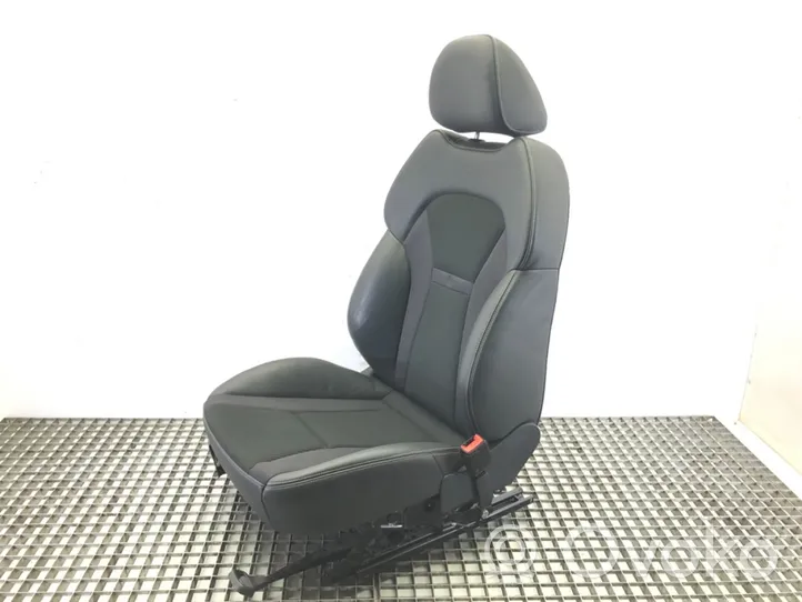 Audi A1 Front passenger seat 