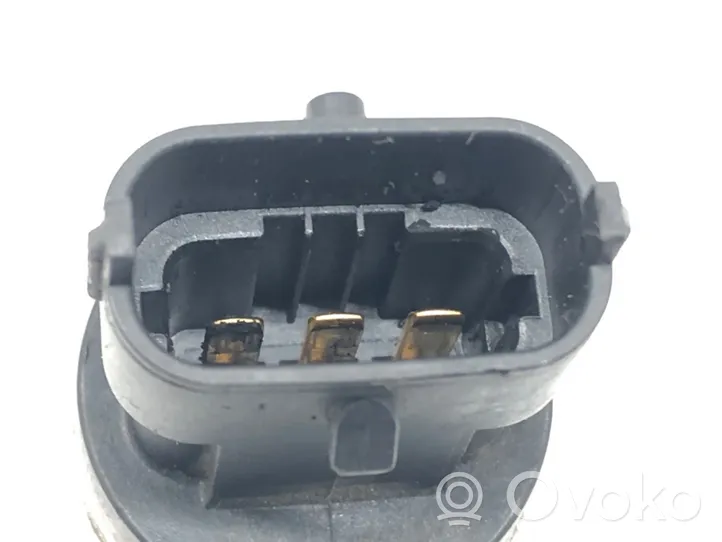 Opel Zafira B Capteur de pression de carburant 0281002706