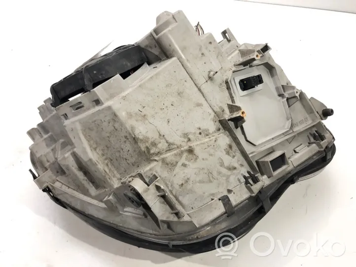 Mercedes-Benz C AMG W203 Lampa przednia A2038203761