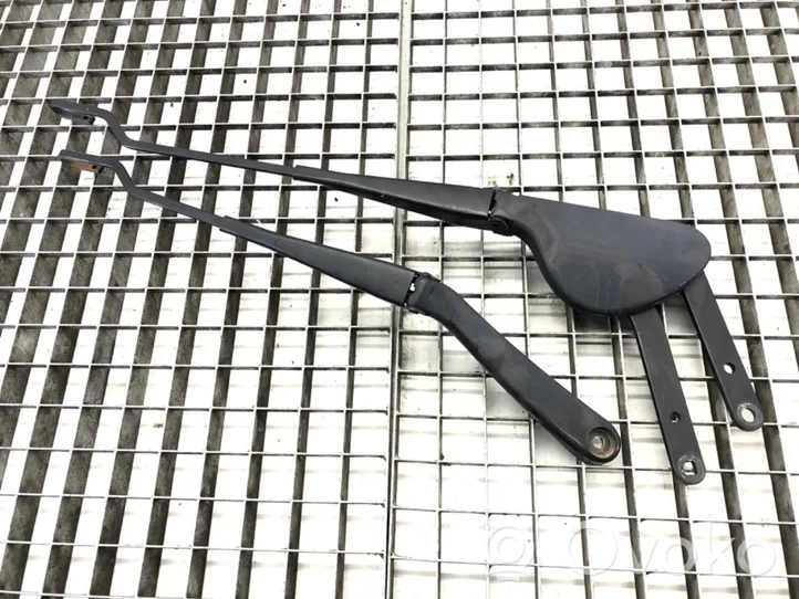 Mercedes-Benz C AMG W203 Front wiper blade arm A2038201944