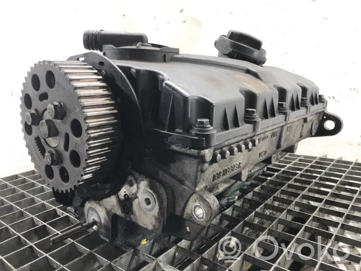 Volkswagen PASSAT B5.5 Engine head 038103373R