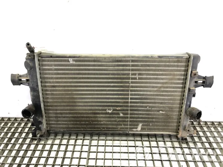 Opel Zafira B Radiateur de refroidissement 