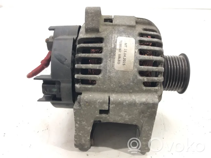 Renault Clio III Generatore/alternatore 8200654541C