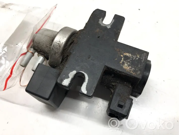 BMW 7 F01 F02 F03 F04 Regulator ciśnienia paliwa 7548706