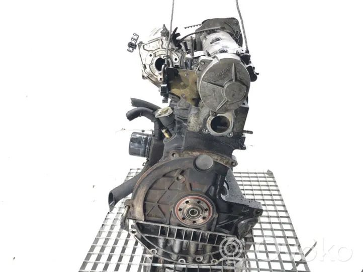 Renault Espace IV Moottori F9Q820