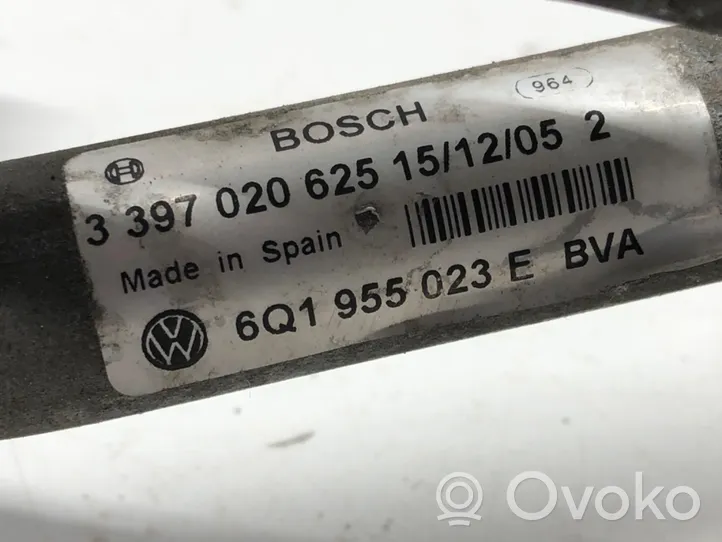 Volkswagen Polo IV 9N3 Tringlerie et moteur d'essuie-glace avant 6Q1955119A