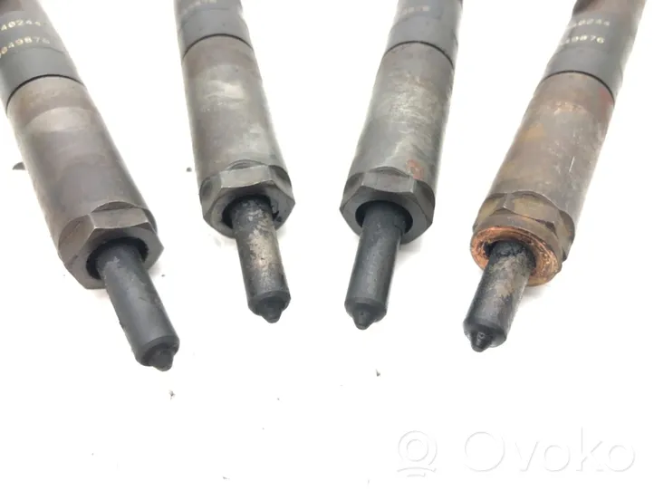 Renault Clio II Fuel injectors set 8200240244