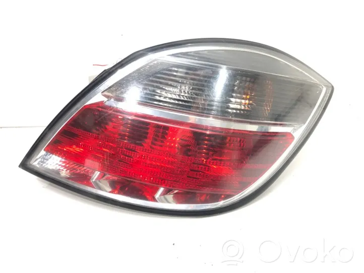 Opel Astra H Lampa tylna 13222325