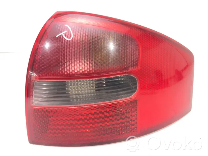 Audi A6 S6 C5 4B Lampa tylna 4B5945096B