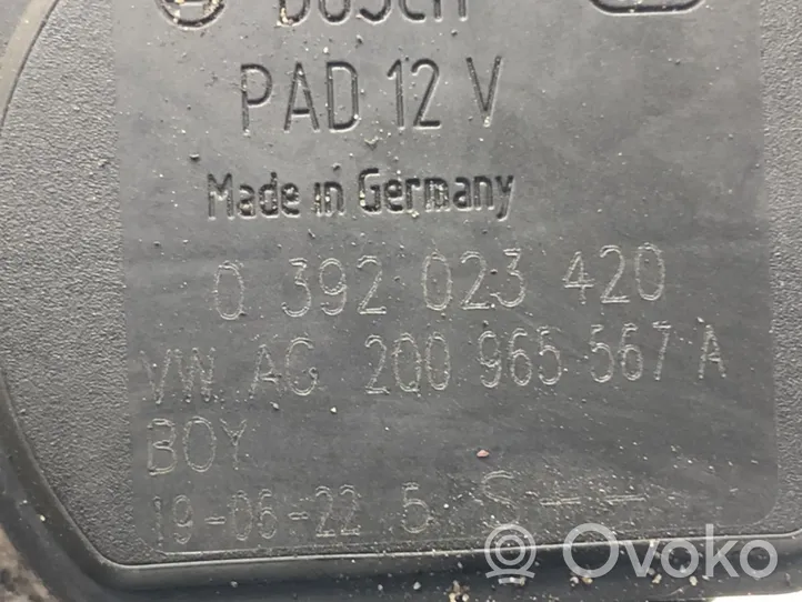 Volkswagen Golf VII Держатель масляного фильтра / охладитель 2Q0965567A