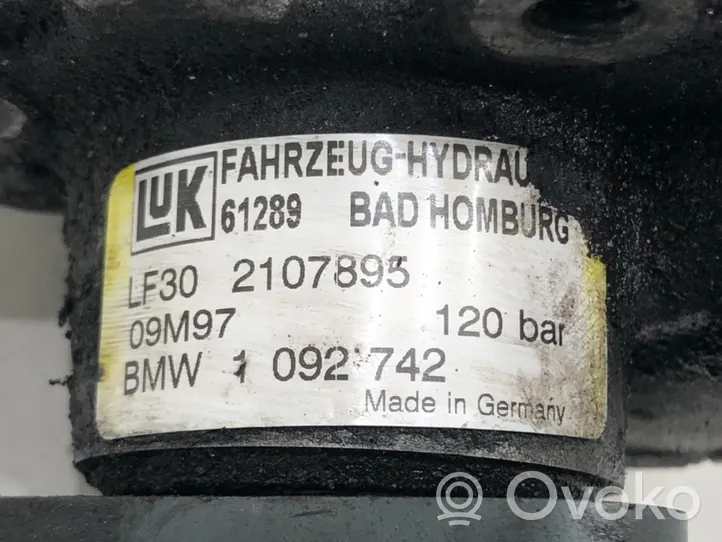 BMW 3 E46 Ohjaustehostimen pumppu 1092742
