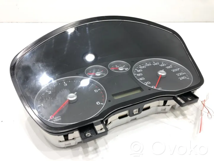 Ford Focus C-MAX Speedometer (instrument cluster) 3M5T-10849-GK