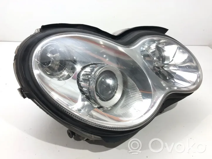 Mercedes-Benz C AMG W203 Lampa przednia A2038203861