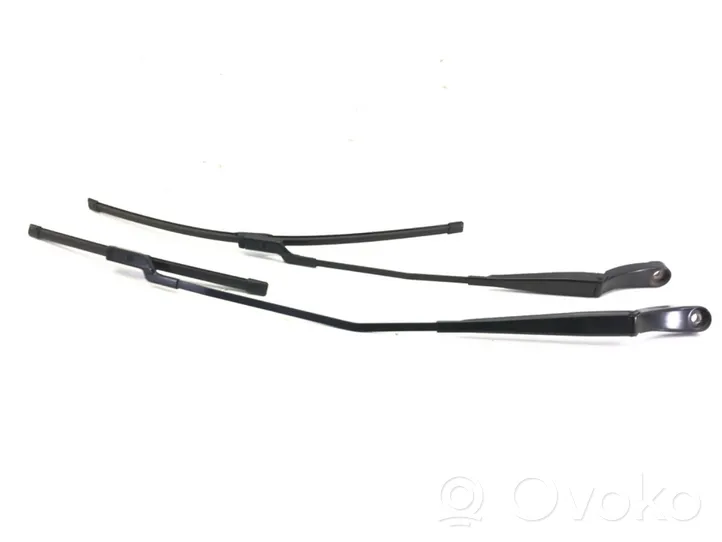 Opel Grandland X Front wiper blade arm 