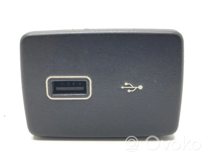 Fiat Doblo USB-pistokeliitin 07357054130