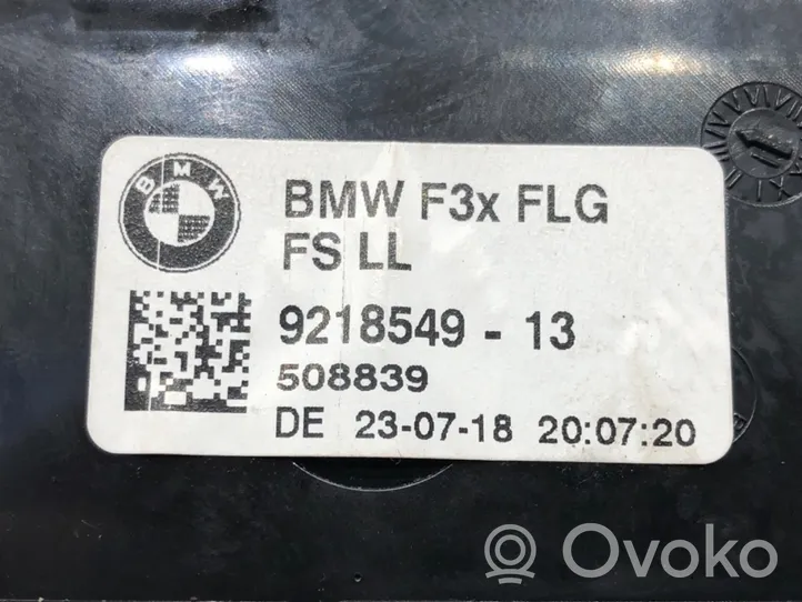 BMW 3 F30 F35 F31 Kojelaudan sivutuuletussuuttimen kehys 9218549
