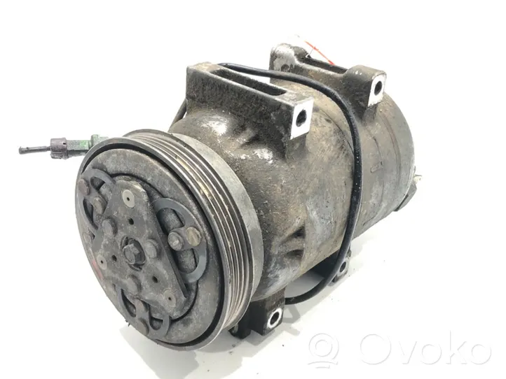 Audi A4 S4 B5 8D Ilmastointilaitteen kompressorin pumppu (A/C) 8D0260805D