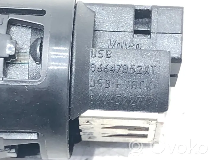 Peugeot 508 Connettore plug in USB 96647952XT