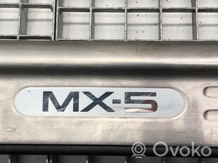 Mazda MX-5 NB Miata Etukynnys (korin osa) NC1068720NC1068710