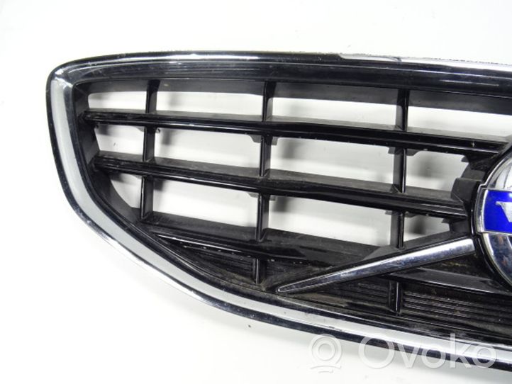 Volvo V40 Grille de calandre avant 